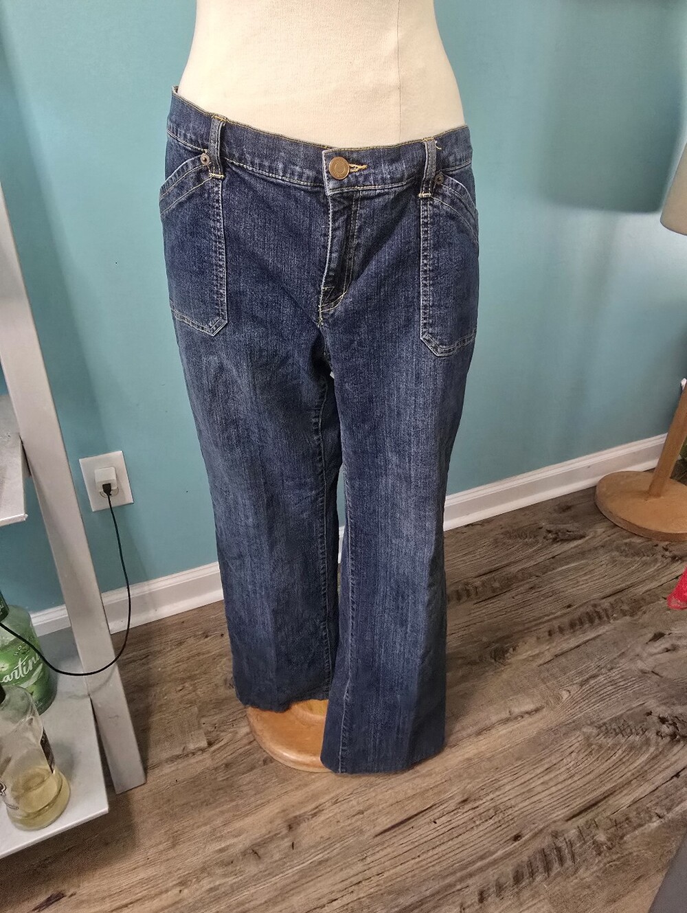 Timelessly Chic Liz & Co Wide-Leg Jeans